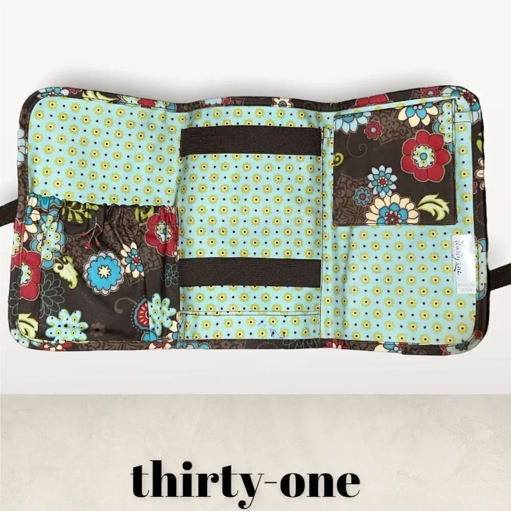 THIRTY-ONE Trifold Organizer with Tie